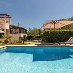 Petra Zadarvillas