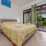 Petra Zadarvillas فيلة