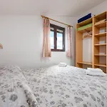 Petra Zadarvillas فيلة بيبينيا