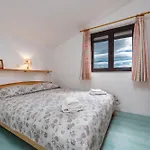 Petra Zadarvillas * بيبينيا