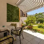 فيلة Petra Zadarvillas *