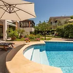 Petra Zadarvillas فيلة