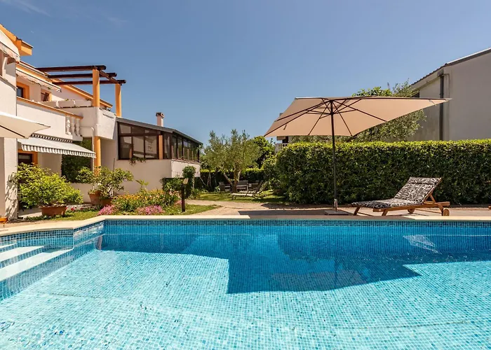 Petra Zadarvillas