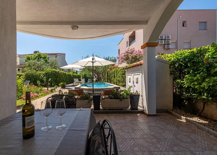 Petra Zadarvillas