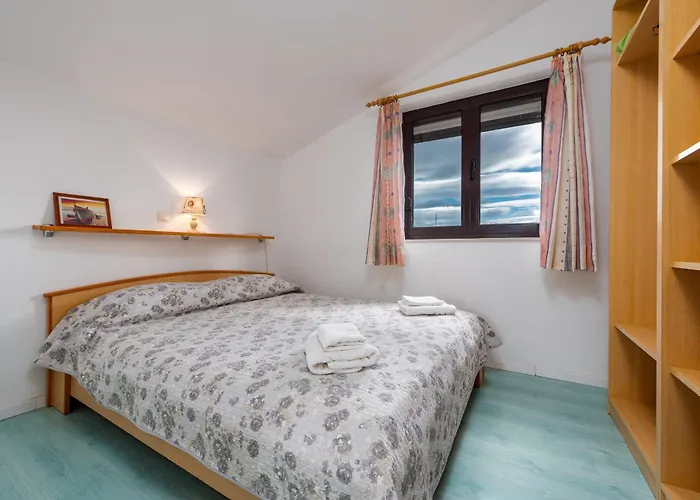 Petra Zadarvillas * Bibinje