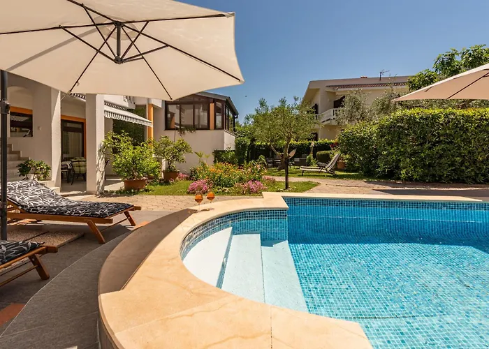 Petra Zadarvillas ヴィラ