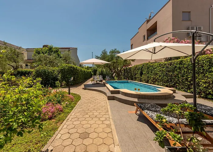 Petra Zadarvillas ビビニェ