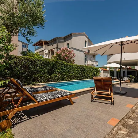 Petra Zadarvillas Bibinje